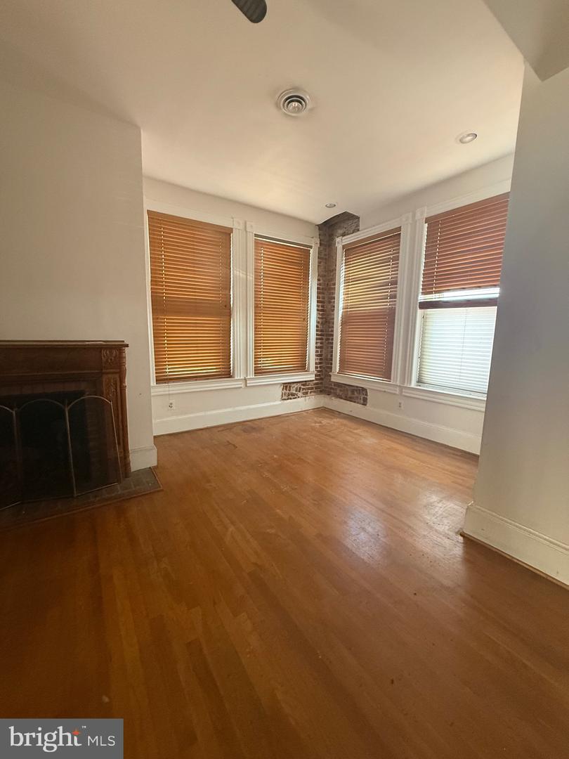 656 6TH ST NE, WASHINGTON, District Of Columbia 20002, 3 Bedrooms Bedrooms, ,2 BathroomsBathrooms,Residential,For sale,656 6TH ST NE,DCDC2234698 MLS # DCDC2234698