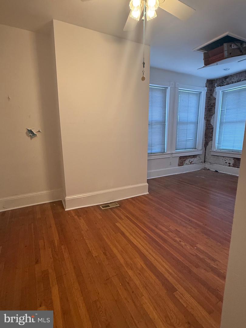 656 6TH ST NE, WASHINGTON, District Of Columbia 20002, 3 Bedrooms Bedrooms, ,2 BathroomsBathrooms,Residential,For sale,656 6TH ST NE,DCDC2234698 MLS # DCDC2234698