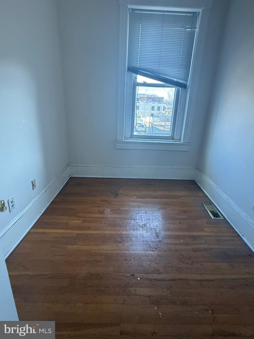 656 6TH ST NE, WASHINGTON, District Of Columbia 20002, 3 Bedrooms Bedrooms, ,2 BathroomsBathrooms,Residential,For sale,656 6TH ST NE,DCDC2234698 MLS # DCDC2234698