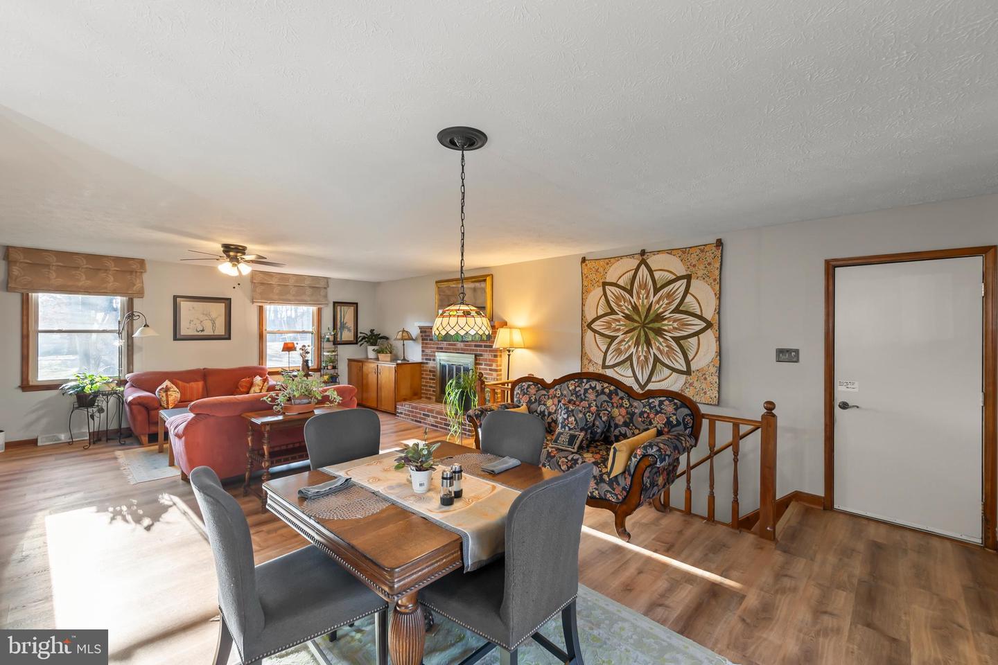 104 GREENWOOD CT, CROSS JUNCTION, Virginia 22625, 4 Bedrooms Bedrooms, 10 Rooms Rooms,3 BathroomsBathrooms,Residential,For sale,104 GREENWOOD CT,VAFV2038436 MLS # VAFV2038436