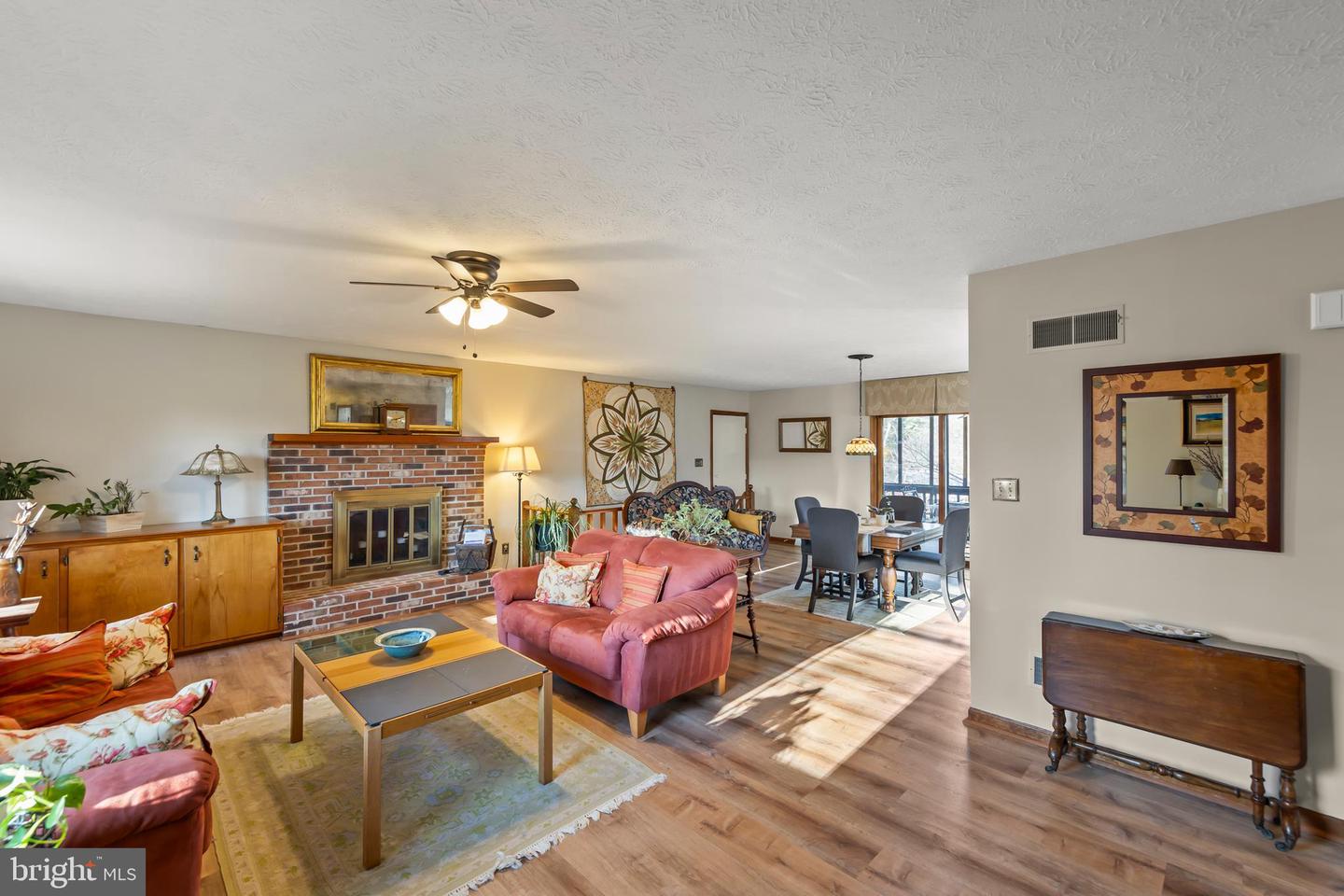 104 GREENWOOD CT, CROSS JUNCTION, Virginia 22625, 4 Bedrooms Bedrooms, 10 Rooms Rooms,3 BathroomsBathrooms,Residential,For sale,104 GREENWOOD CT,VAFV2038436 MLS # VAFV2038436