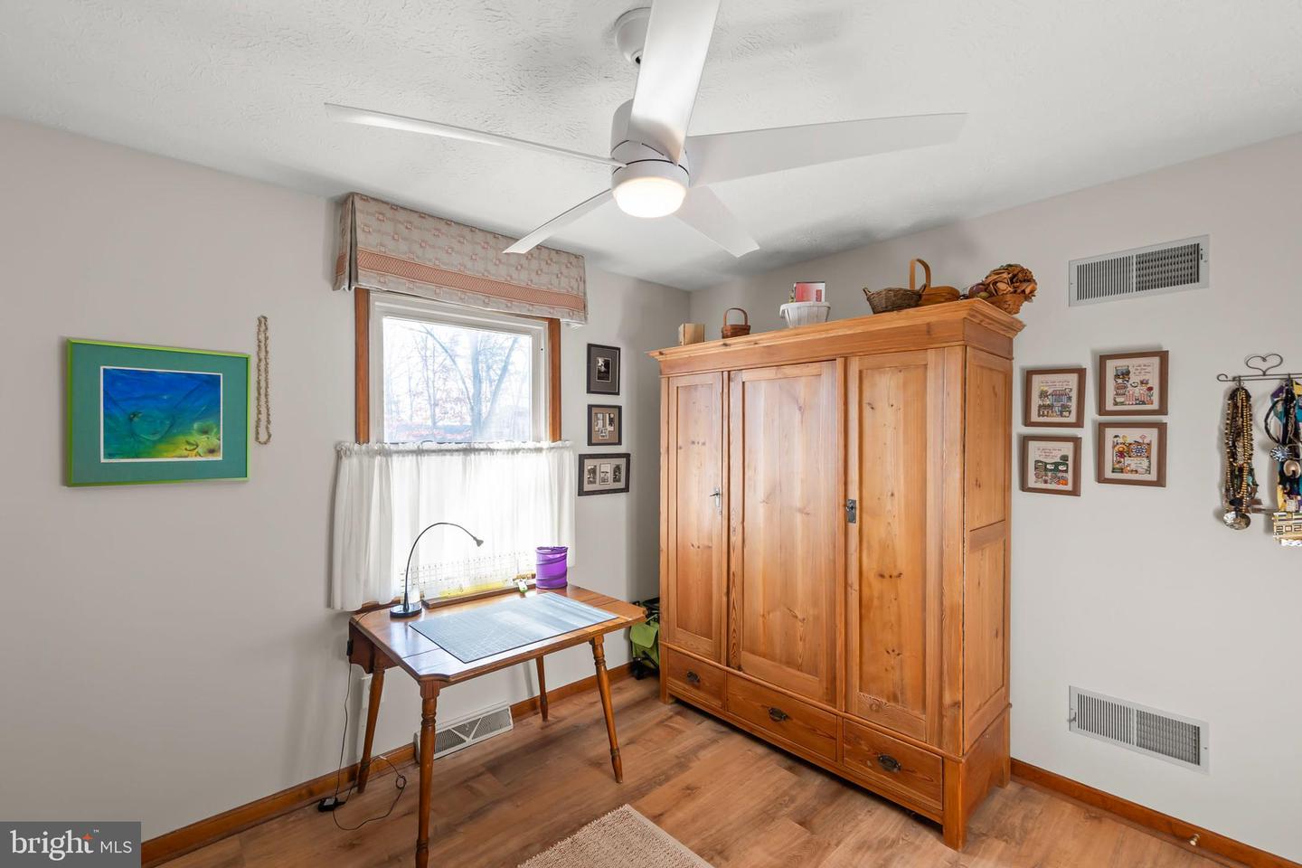 104 GREENWOOD CT, CROSS JUNCTION, Virginia 22625, 4 Bedrooms Bedrooms, 10 Rooms Rooms,3 BathroomsBathrooms,Residential,For sale,104 GREENWOOD CT,VAFV2038436 MLS # VAFV2038436