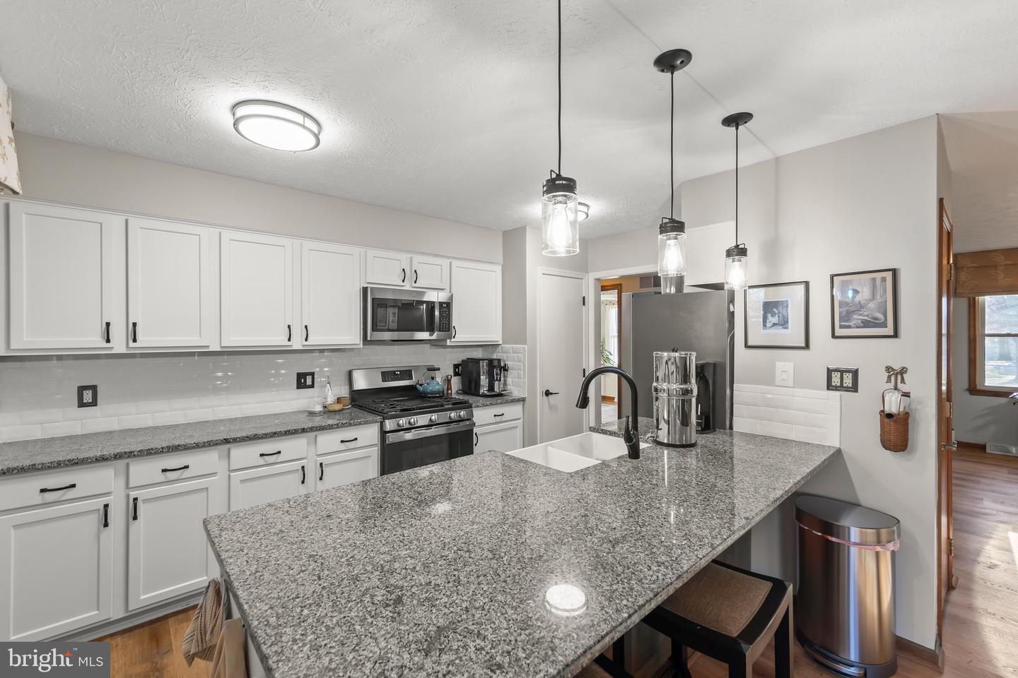 104 GREENWOOD CT, CROSS JUNCTION, Virginia 22625, 4 Bedrooms Bedrooms, 10 Rooms Rooms,3 BathroomsBathrooms,Residential,For sale,104 GREENWOOD CT,VAFV2038436 MLS # VAFV2038436