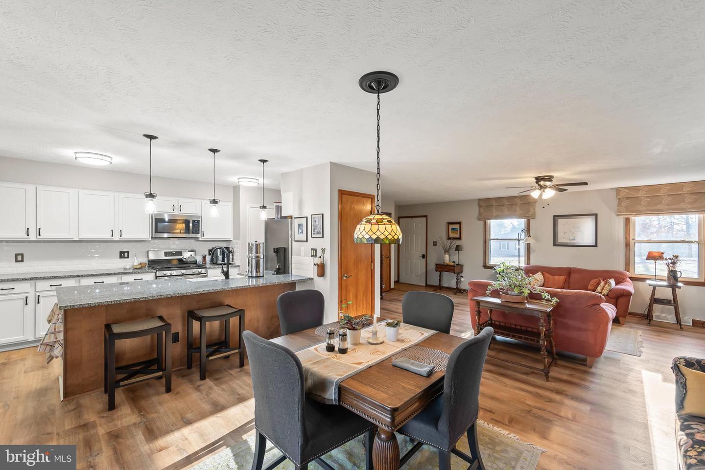 104 GREENWOOD CT, CROSS JUNCTION, Virginia 22625, 4 Bedrooms Bedrooms, 10 Rooms Rooms,3 BathroomsBathrooms,Residential,For sale,104 GREENWOOD CT,VAFV2038436 MLS # VAFV2038436