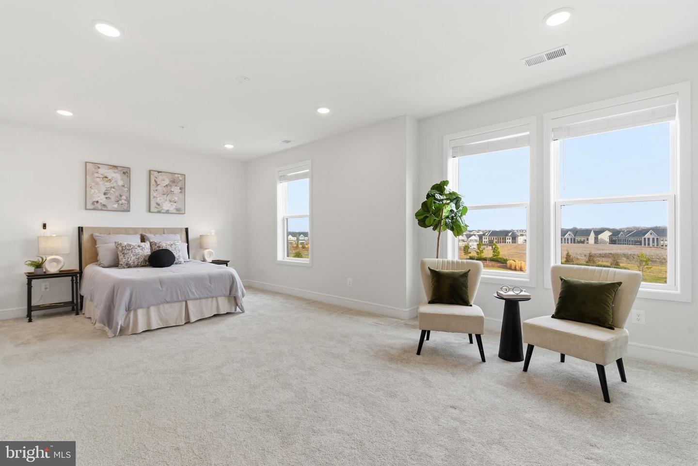 23669 GOLDEN EMBERS SQ #303, ASHBURN, Virginia 20148, 3 Bedrooms Bedrooms, ,2 BathroomsBathrooms,Residential,For sale,23669 GOLDEN EMBERS SQ #303,VALO2112344 MLS # VALO2112344