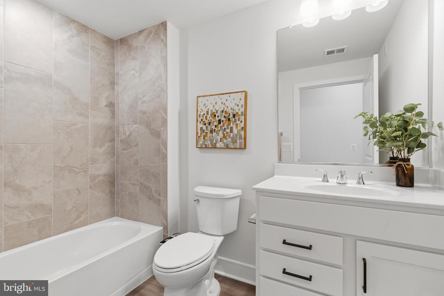 23669 GOLDEN EMBERS SQ #303, ASHBURN, Virginia 20148, 3 Bedrooms Bedrooms, ,2 BathroomsBathrooms,Residential,For sale,23669 GOLDEN EMBERS SQ #303,VALO2112344 MLS # VALO2112344