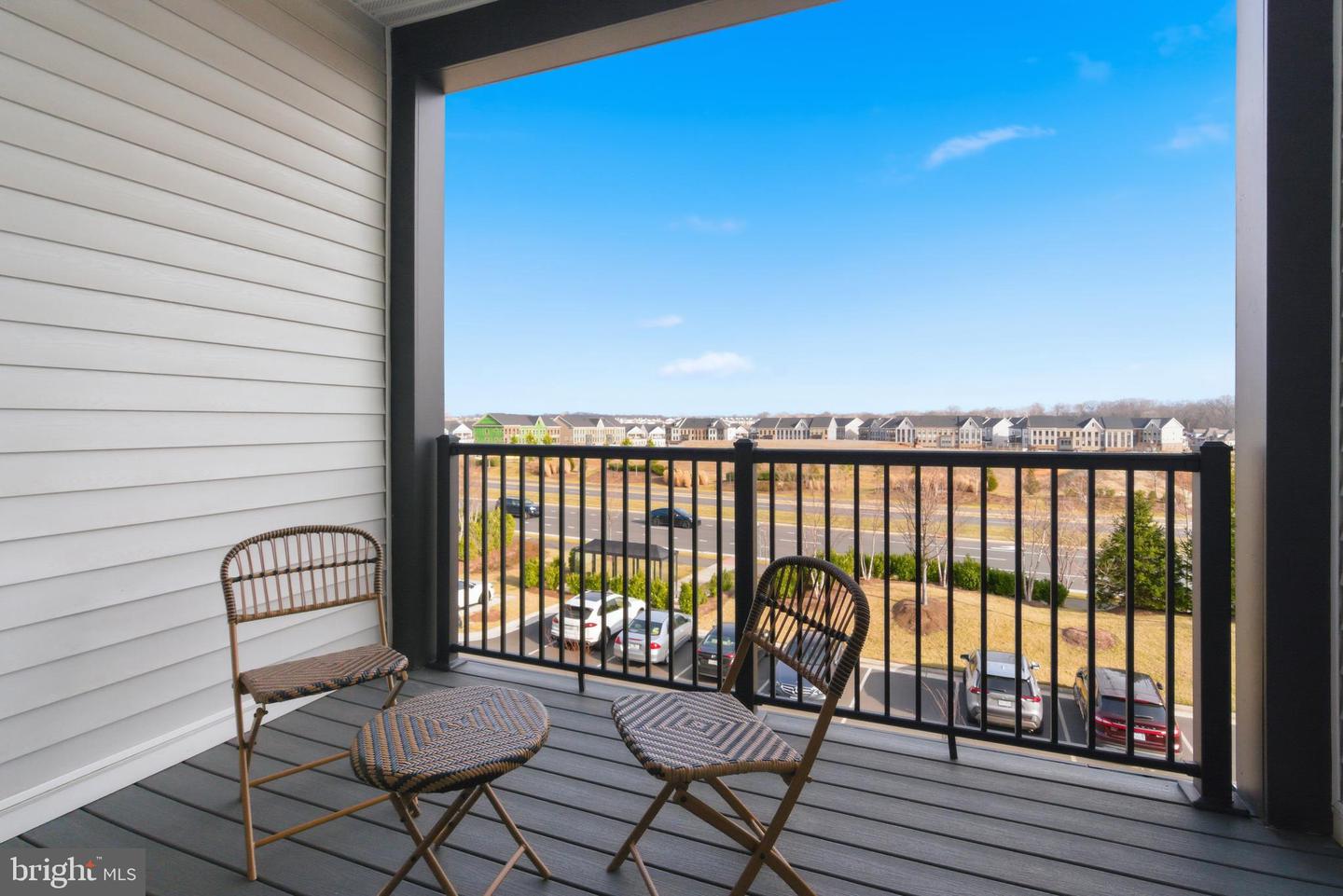 23669 GOLDEN EMBERS SQ #303, ASHBURN, Virginia 20148, 3 Bedrooms Bedrooms, ,2 BathroomsBathrooms,Residential,For sale,23669 GOLDEN EMBERS SQ #303,VALO2112344 MLS # VALO2112344