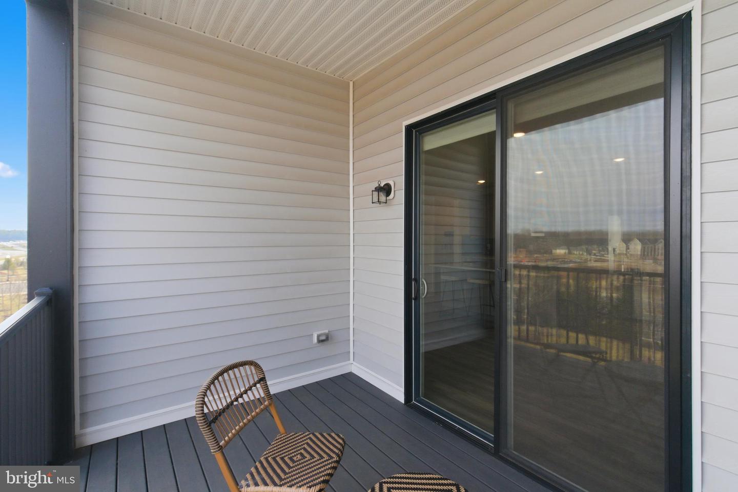 23669 GOLDEN EMBERS SQ #303, ASHBURN, Virginia 20148, 3 Bedrooms Bedrooms, ,2 BathroomsBathrooms,Residential,For sale,23669 GOLDEN EMBERS SQ #303,VALO2112344 MLS # VALO2112344