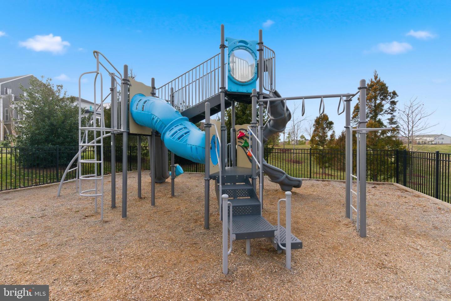 23669 GOLDEN EMBERS SQ #303, ASHBURN, Virginia 20148, 3 Bedrooms Bedrooms, ,2 BathroomsBathrooms,Residential,For sale,23669 GOLDEN EMBERS SQ #303,VALO2112344 MLS # VALO2112344