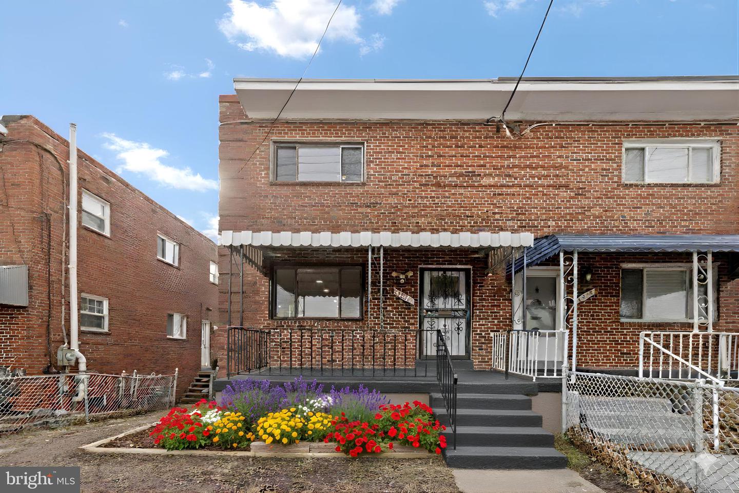 5826 EASTERN AVE NE, WASHINGTON, District Of Columbia 20011, 3 Bedrooms Bedrooms, ,2 BathroomsBathrooms,Residential,For sale,5826 EASTERN AVE NE,DCDC2235036 MLS # DCDC2235036