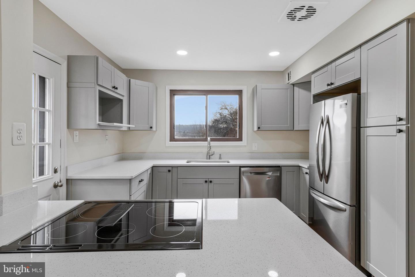 5826 EASTERN AVE NE, WASHINGTON, District Of Columbia 20011, 3 Bedrooms Bedrooms, ,2 BathroomsBathrooms,Residential,For sale,5826 EASTERN AVE NE,DCDC2235036 MLS # DCDC2235036