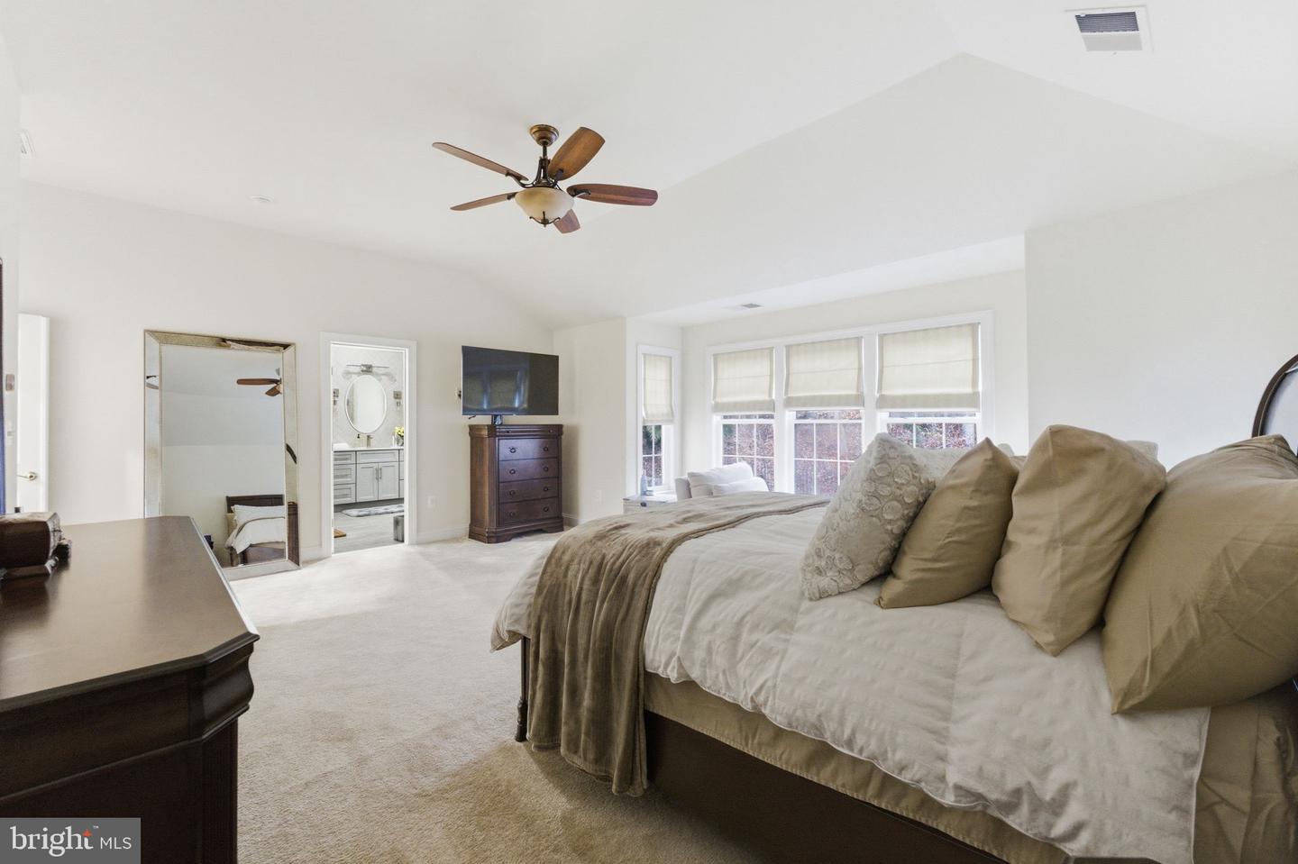 7669 OAK FIELD CT, SPRINGFIELD, Virginia 22153, 5 Bedrooms Bedrooms, ,4 BathroomsBathrooms,Residential,For sale,7669 OAK FIELD CT,VAFX2283030 MLS # VAFX2283030