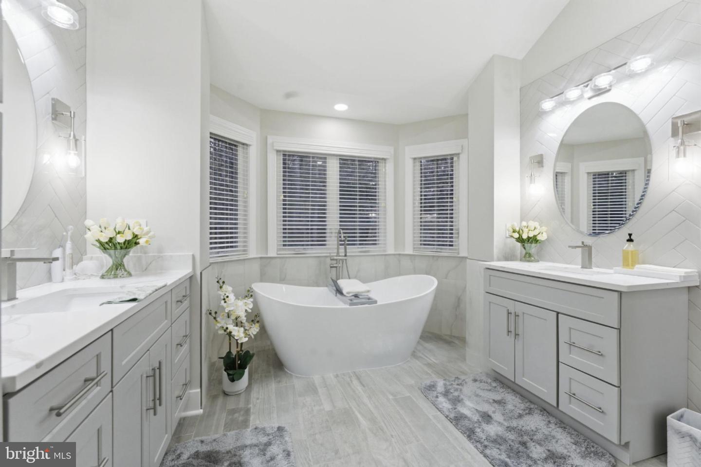 7669 OAK FIELD CT, SPRINGFIELD, Virginia 22153, 5 Bedrooms Bedrooms, ,4 BathroomsBathrooms,Residential,For sale,7669 OAK FIELD CT,VAFX2283030 MLS # VAFX2283030