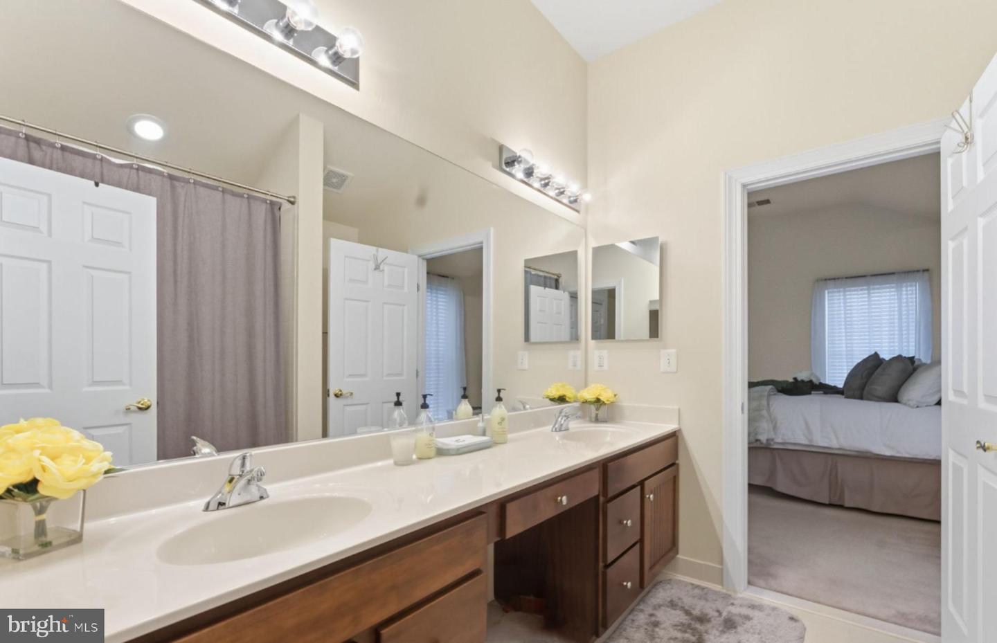 7669 OAK FIELD CT, SPRINGFIELD, Virginia 22153, 5 Bedrooms Bedrooms, ,4 BathroomsBathrooms,Residential,For sale,7669 OAK FIELD CT,VAFX2283030 MLS # VAFX2283030