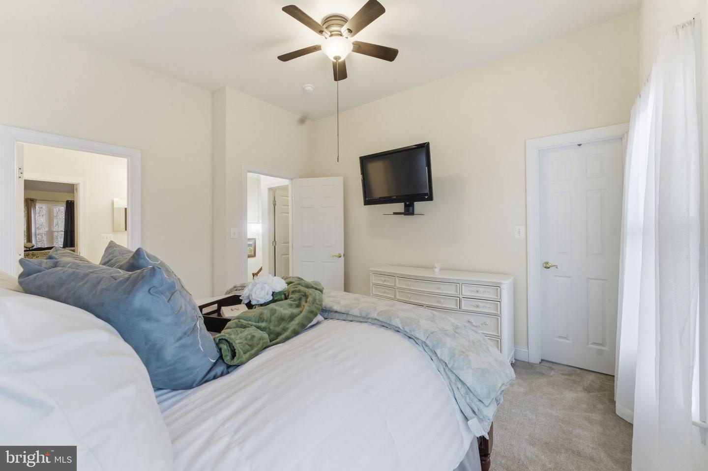 7669 OAK FIELD CT, SPRINGFIELD, Virginia 22153, 5 Bedrooms Bedrooms, ,4 BathroomsBathrooms,Residential,For sale,7669 OAK FIELD CT,VAFX2283030 MLS # VAFX2283030