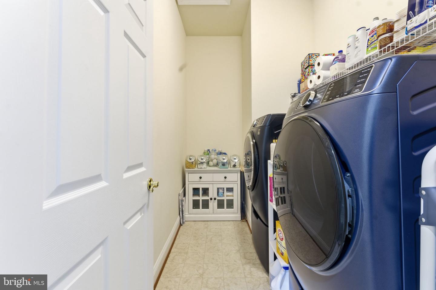 7669 OAK FIELD CT, SPRINGFIELD, Virginia 22153, 5 Bedrooms Bedrooms, ,4 BathroomsBathrooms,Residential,For sale,7669 OAK FIELD CT,VAFX2283030 MLS # VAFX2283030