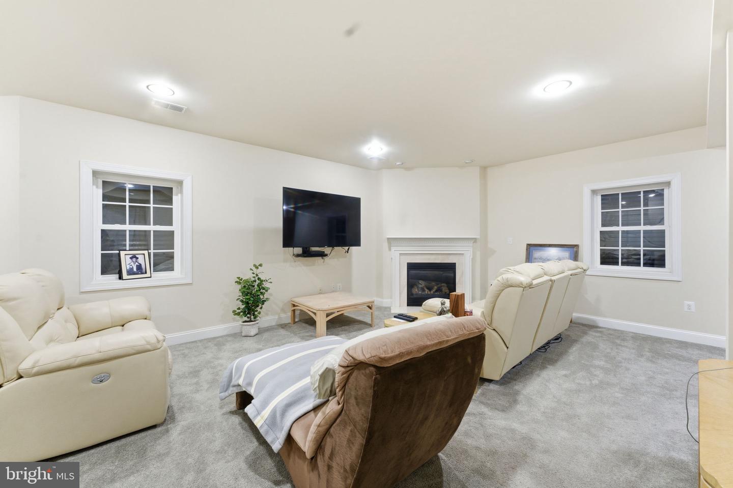 7669 OAK FIELD CT, SPRINGFIELD, Virginia 22153, 5 Bedrooms Bedrooms, ,4 BathroomsBathrooms,Residential,For sale,7669 OAK FIELD CT,VAFX2283030 MLS # VAFX2283030