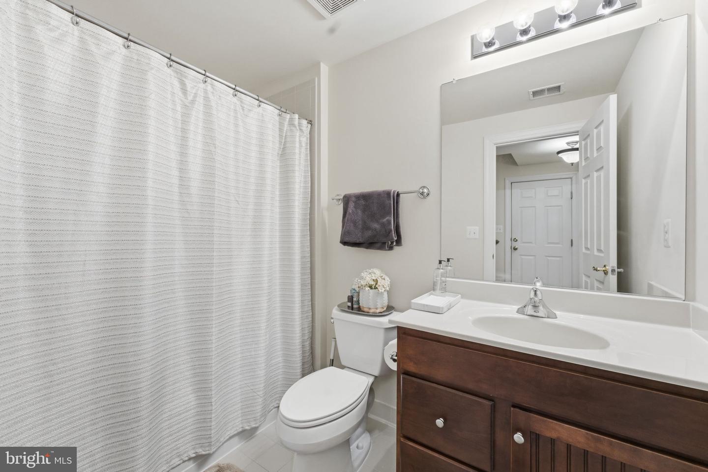 7669 OAK FIELD CT, SPRINGFIELD, Virginia 22153, 5 Bedrooms Bedrooms, ,4 BathroomsBathrooms,Residential,For sale,7669 OAK FIELD CT,VAFX2283030 MLS # VAFX2283030