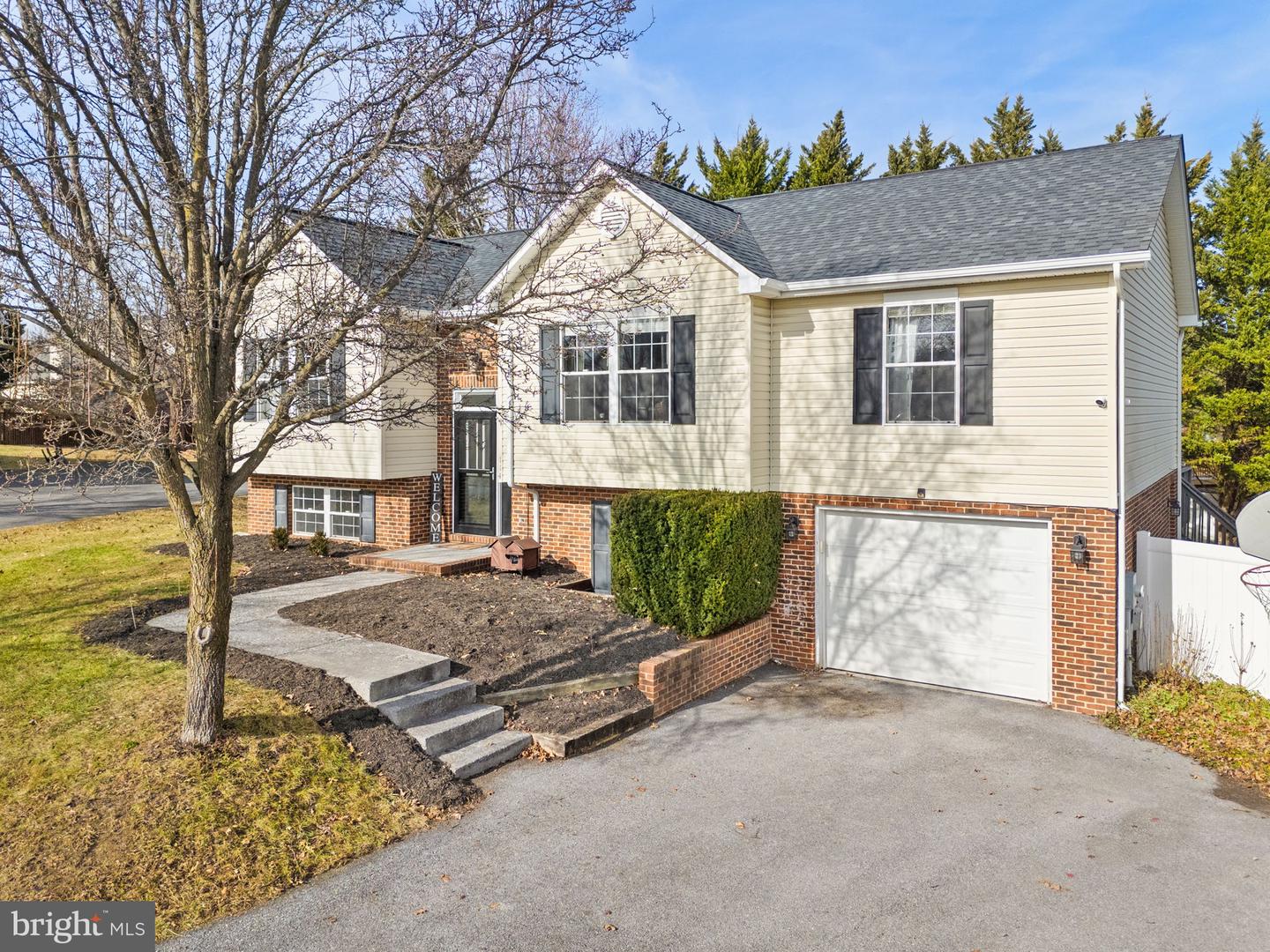 114 PATRICK PL, STEPHENS CITY, Virginia 22655, 4 Bedrooms Bedrooms, ,3 BathroomsBathrooms,Residential,For sale,114 PATRICK PL,VAFV2038598 MLS # VAFV2038598