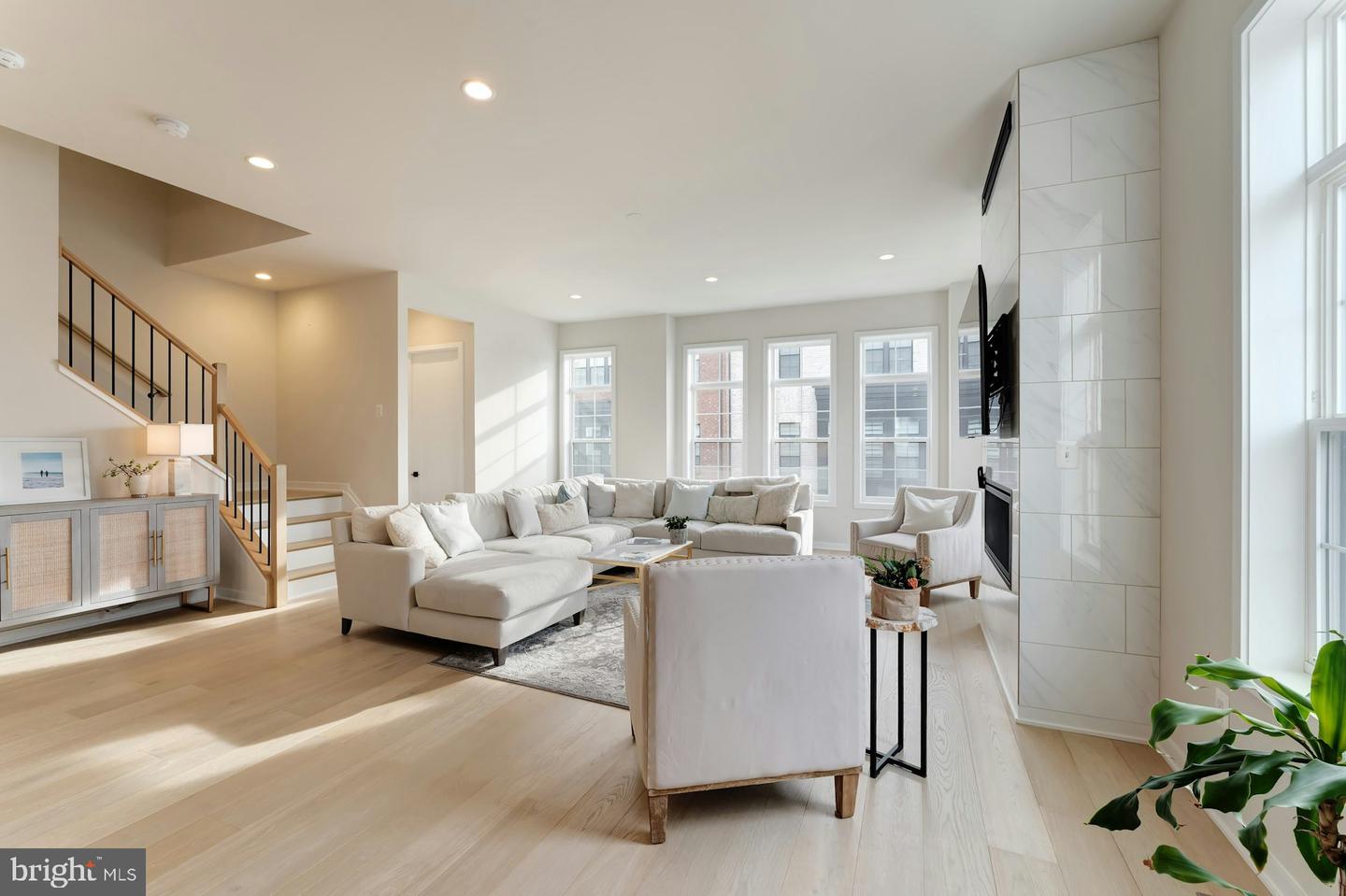 43921 HURLEYS HUNT TER, ASHBURN, Virginia 20147, 4 Bedrooms Bedrooms, ,3 BathroomsBathrooms,Residential,For sale,43921 HURLEYS HUNT TER,VALO2113054 MLS # VALO2113054