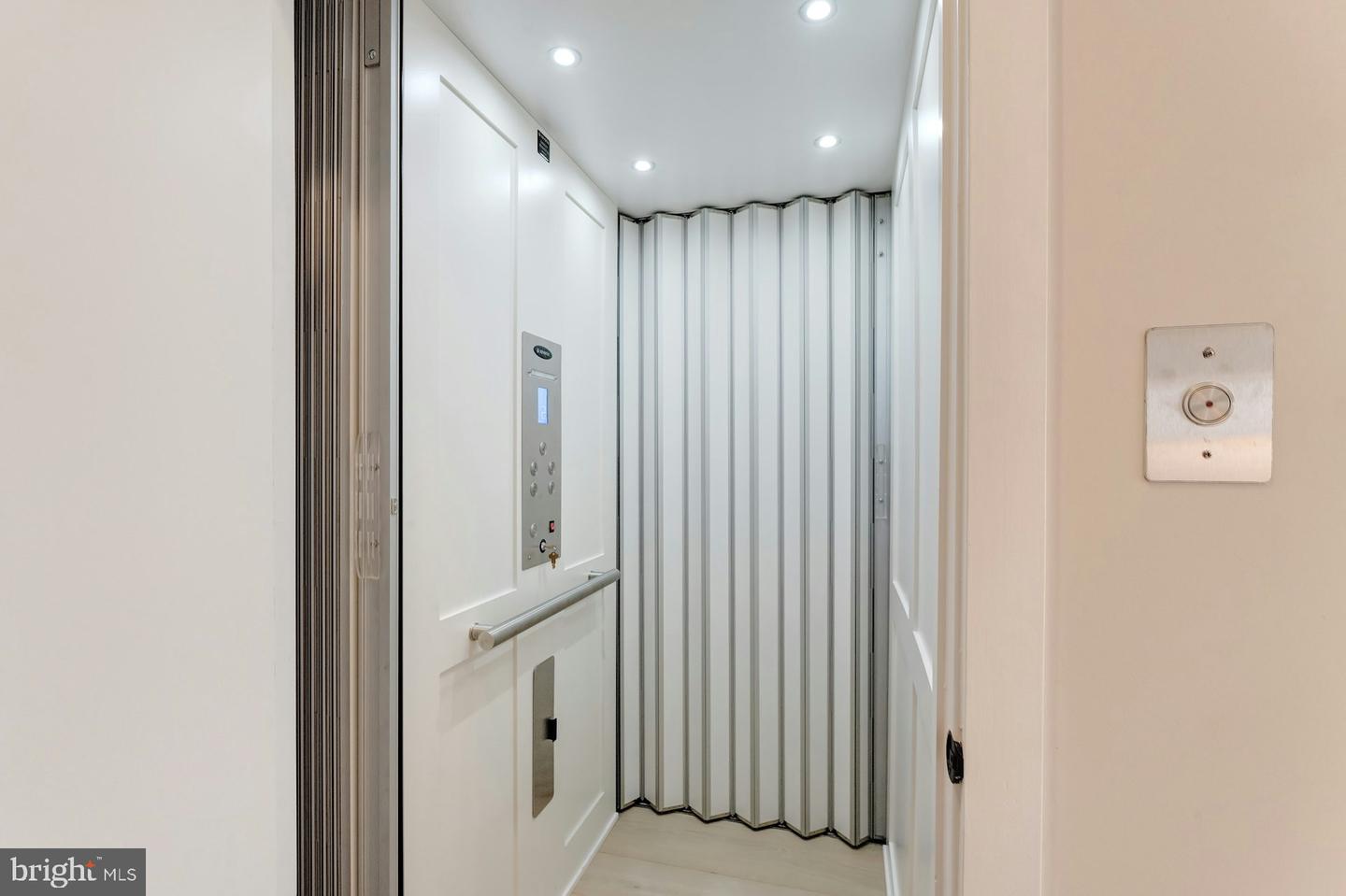 43921 HURLEYS HUNT TER, ASHBURN, Virginia 20147, 4 Bedrooms Bedrooms, ,3 BathroomsBathrooms,Residential,For sale,43921 HURLEYS HUNT TER,VALO2113054 MLS # VALO2113054