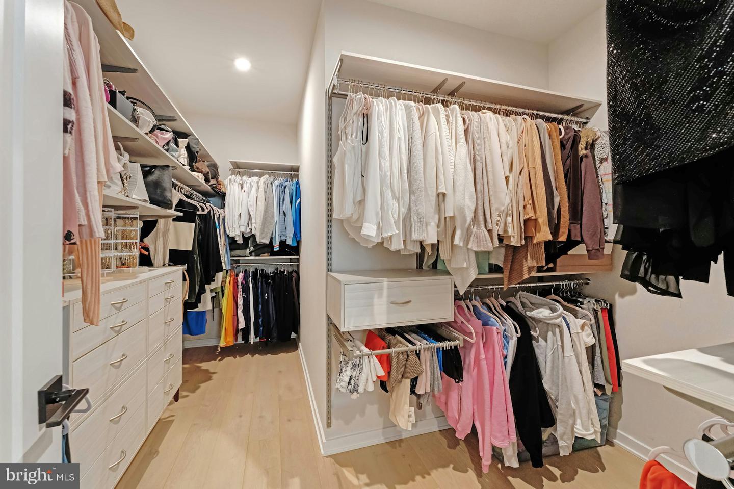 43921 HURLEYS HUNT TER, ASHBURN, Virginia 20147, 4 Bedrooms Bedrooms, ,3 BathroomsBathrooms,Residential,For sale,43921 HURLEYS HUNT TER,VALO2113054 MLS # VALO2113054