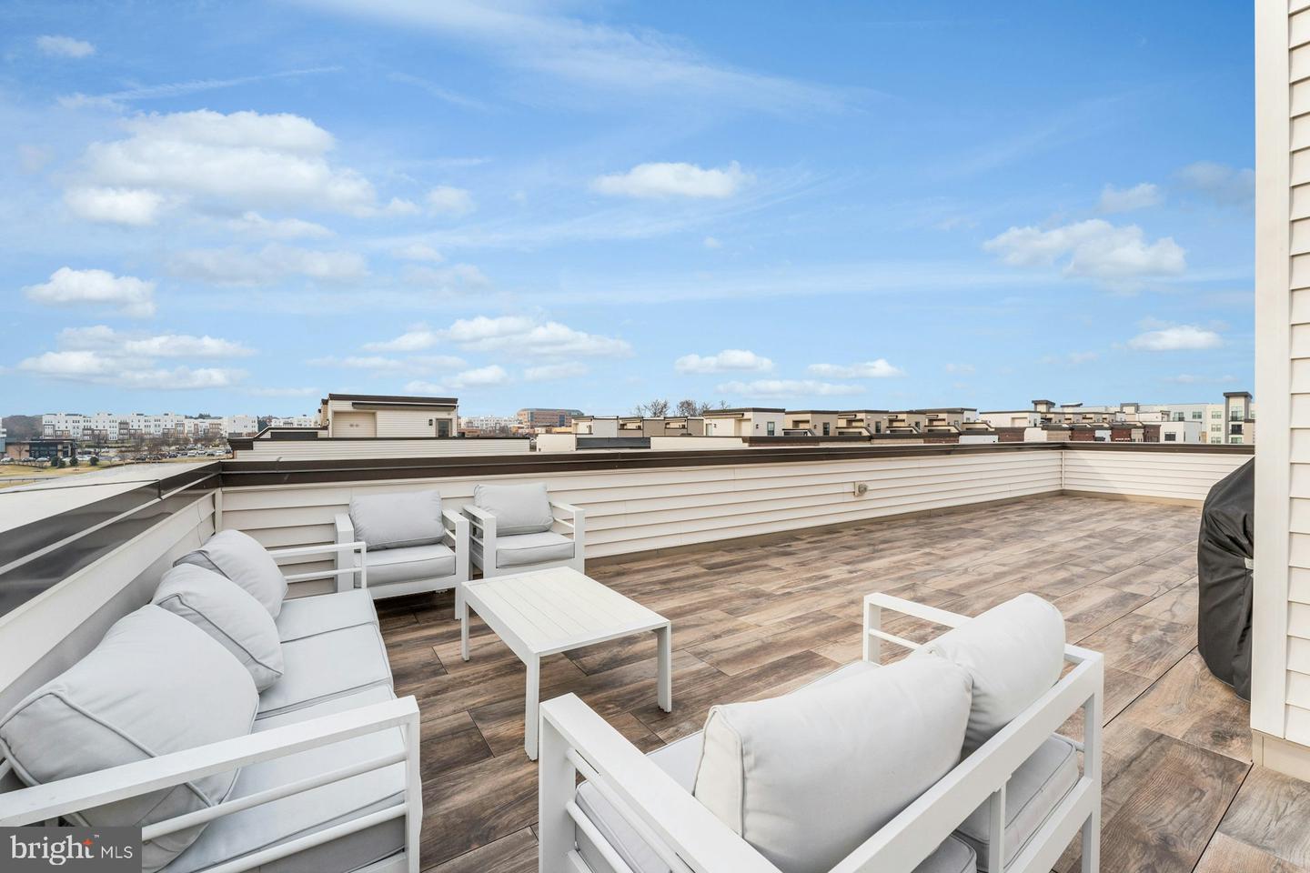 43921 HURLEYS HUNT TER, ASHBURN, Virginia 20147, 4 Bedrooms Bedrooms, ,3 BathroomsBathrooms,Residential,For sale,43921 HURLEYS HUNT TER,VALO2113054 MLS # VALO2113054