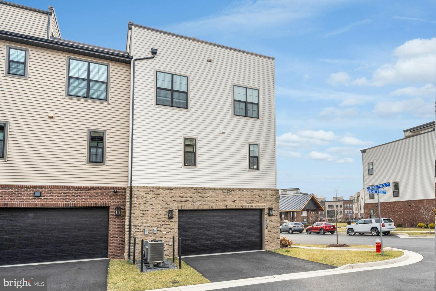 43921 HURLEYS HUNT TER, ASHBURN, Virginia 20147, 4 Bedrooms Bedrooms, ,3 BathroomsBathrooms,Residential,For sale,43921 HURLEYS HUNT TER,VALO2113054 MLS # VALO2113054