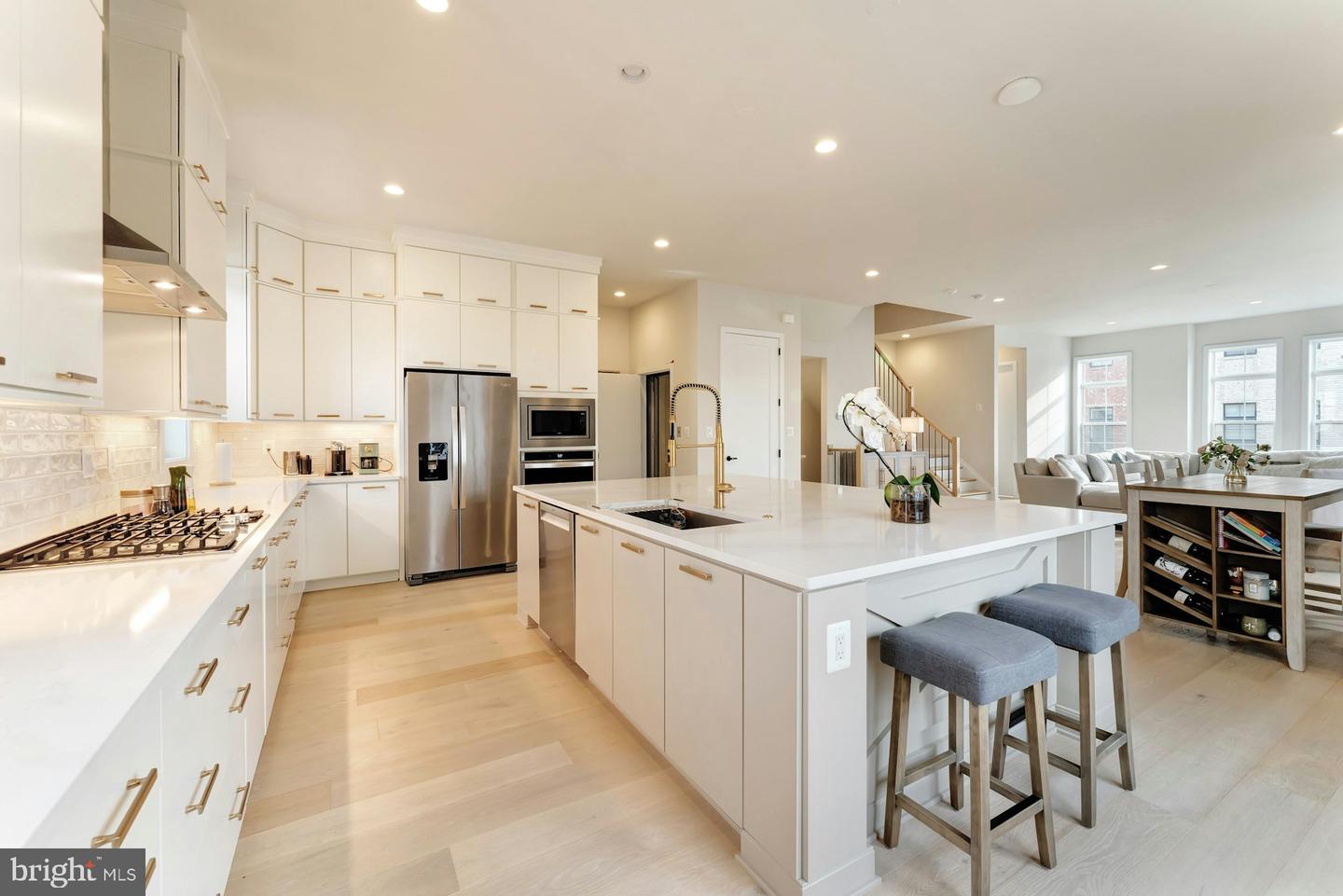 43921 HURLEYS HUNT TER, ASHBURN, Virginia 20147, 4 Bedrooms Bedrooms, ,3 BathroomsBathrooms,Residential,For sale,43921 HURLEYS HUNT TER,VALO2113054 MLS # VALO2113054