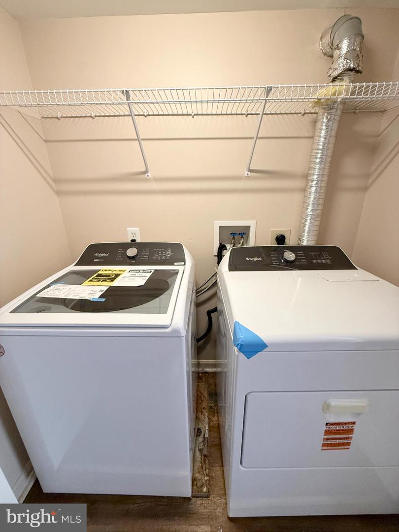 9211 AZURE CT #202, MANASSAS, Virginia 20110, 2 Bedrooms Bedrooms, 4 Rooms Rooms,2 BathroomsBathrooms,Residential,For sale,9211 AZURE CT #202,VAMN2009862 MLS # VAMN2009862