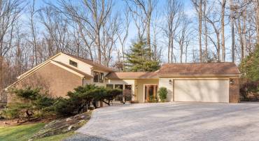 10912 JUSTIN KNOLL RD, OAKTON, Virginia 22124, 4 Bedrooms Bedrooms, ,2 BathroomsBathrooms,Residential,For sale,10912 JUSTIN KNOLL RD,VAFX2283558 MLS # VAFX2283558