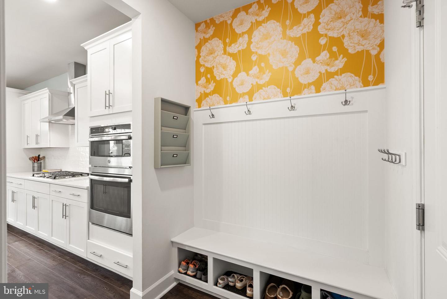 9516 SANGER ST, LORTON, Virginia 22079, 5 Bedrooms Bedrooms, ,3 BathroomsBathrooms,Residential,For sale,9516 SANGER ST,VAFX2283580 MLS # VAFX2283580