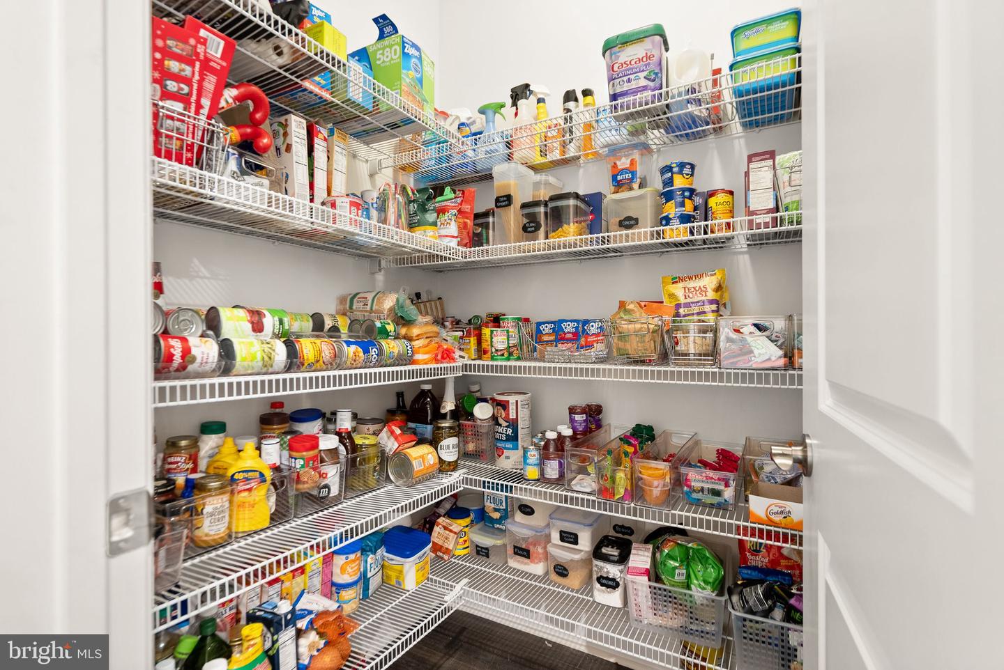 9516 SANGER ST, LORTON, Virginia 22079, 5 Bedrooms Bedrooms, ,3 BathroomsBathrooms,Residential,For sale,9516 SANGER ST,VAFX2283580 MLS # VAFX2283580