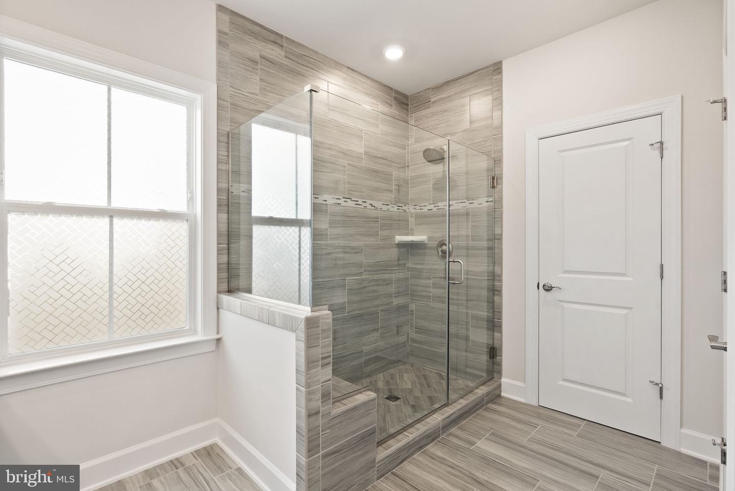 9516 SANGER ST, LORTON, Virginia 22079, 5 Bedrooms Bedrooms, ,3 BathroomsBathrooms,Residential,For sale,9516 SANGER ST,VAFX2283580 MLS # VAFX2283580