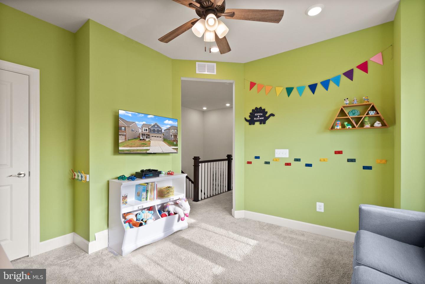 9516 SANGER ST, LORTON, Virginia 22079, 5 Bedrooms Bedrooms, ,3 BathroomsBathrooms,Residential,For sale,9516 SANGER ST,VAFX2283580 MLS # VAFX2283580