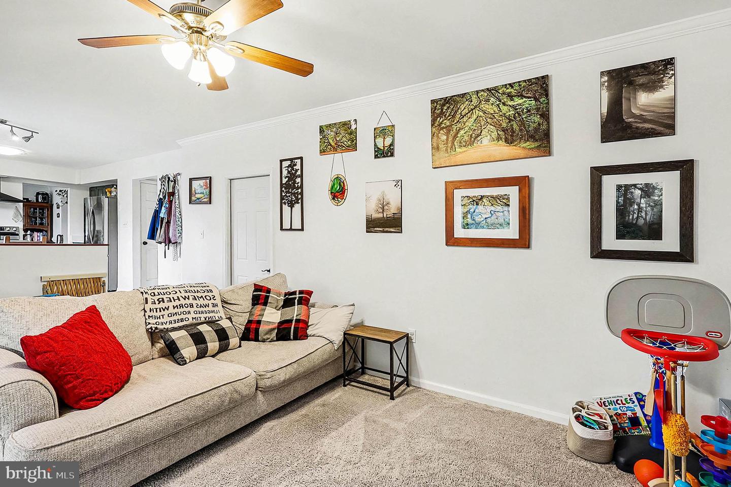 12807 LADY FAIRFAX CIR, HERNDON, Virginia 20170, 3 Bedrooms Bedrooms, 7 Rooms Rooms,2 BathroomsBathrooms,Residential,For sale,12807 LADY FAIRFAX CIR,VAFX2283598 MLS # VAFX2283598