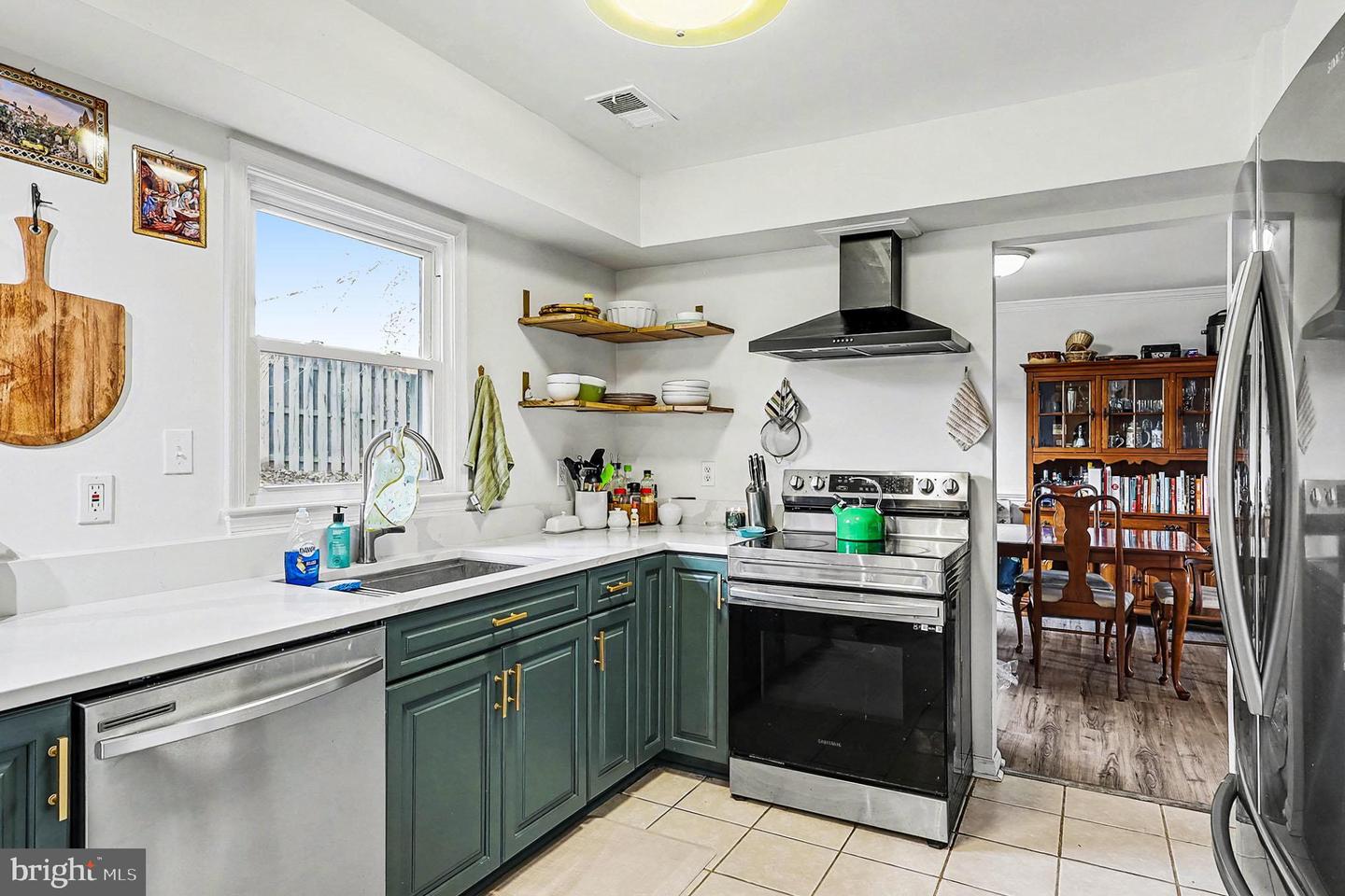 12807 LADY FAIRFAX CIR, HERNDON, Virginia 20170, 3 Bedrooms Bedrooms, 7 Rooms Rooms,2 BathroomsBathrooms,Residential,For sale,12807 LADY FAIRFAX CIR,VAFX2283598 MLS # VAFX2283598