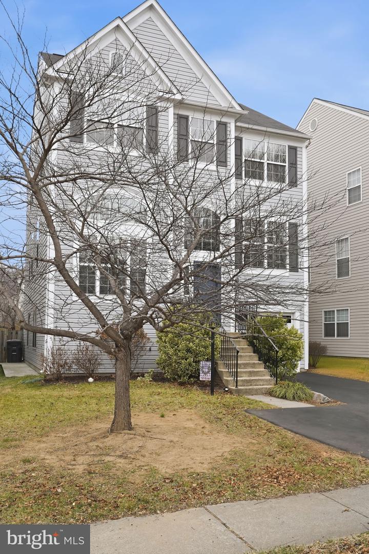 9138 MINEOLA CT, MANASSAS, Virginia 20111, 5 Bedrooms Bedrooms, ,3 BathroomsBathrooms,Residential,For sale,9138 MINEOLA CT,VAPW2109692 MLS # VAPW2109692