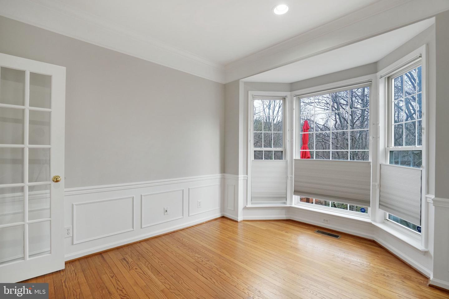 6142 MANCHESTER PARK CIR, ALEXANDRIA, Virginia 22310, 4 Bedrooms Bedrooms, ,3 BathroomsBathrooms,Residential,For sale,6142 MANCHESTER PARK CIR,VAFX2283698 MLS # VAFX2283698