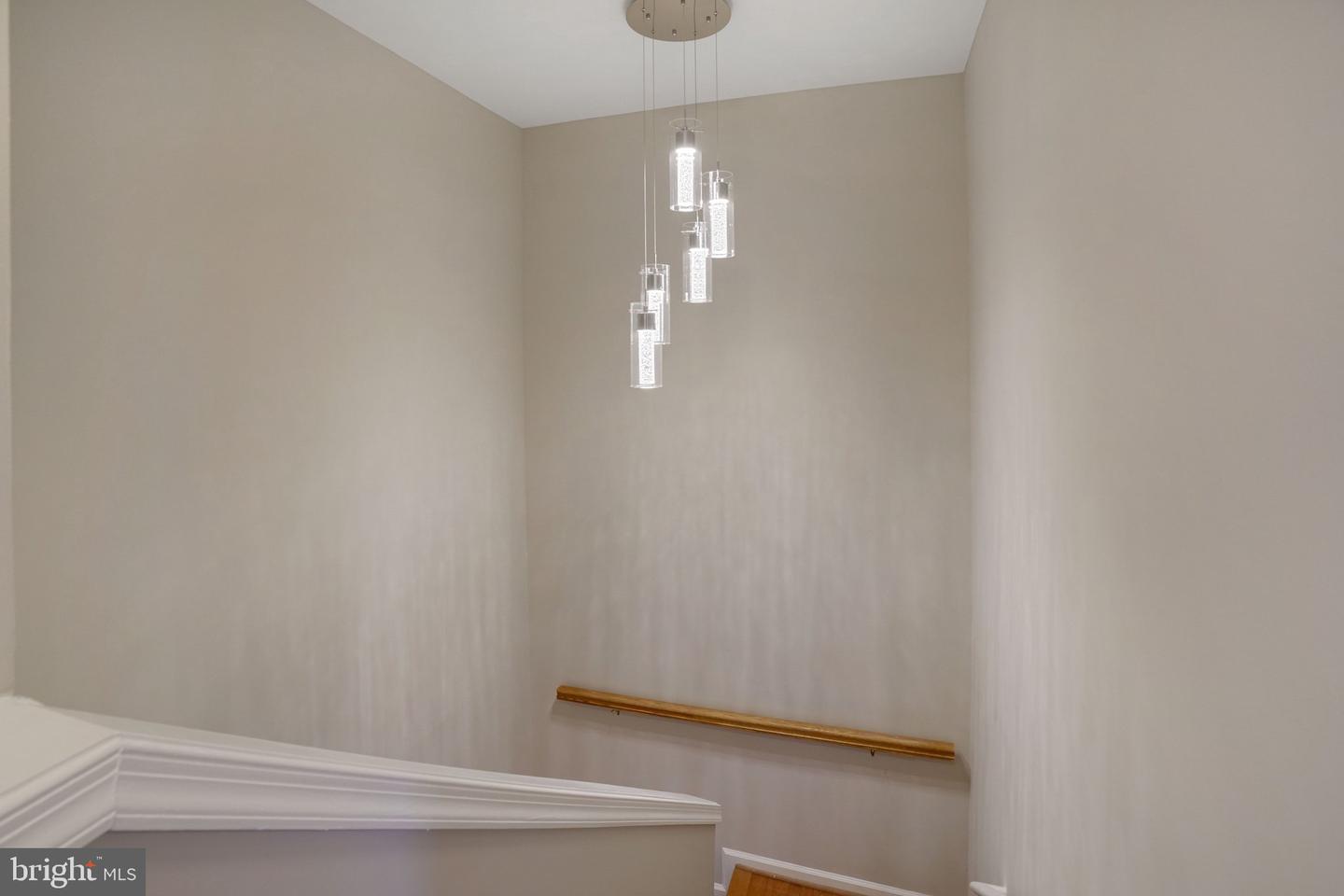 6142 MANCHESTER PARK CIR, ALEXANDRIA, Virginia 22310, 4 Bedrooms Bedrooms, ,3 BathroomsBathrooms,Residential,For sale,6142 MANCHESTER PARK CIR,VAFX2283698 MLS # VAFX2283698