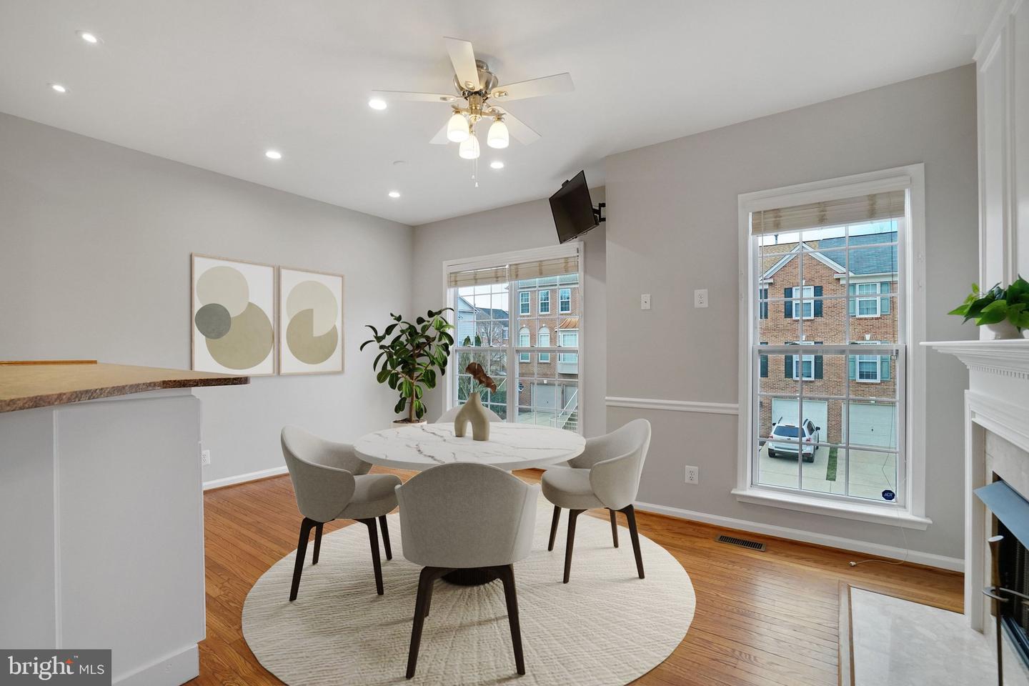 6142 MANCHESTER PARK CIR, ALEXANDRIA, Virginia 22310, 4 Bedrooms Bedrooms, ,3 BathroomsBathrooms,Residential,For sale,6142 MANCHESTER PARK CIR,VAFX2283698 MLS # VAFX2283698