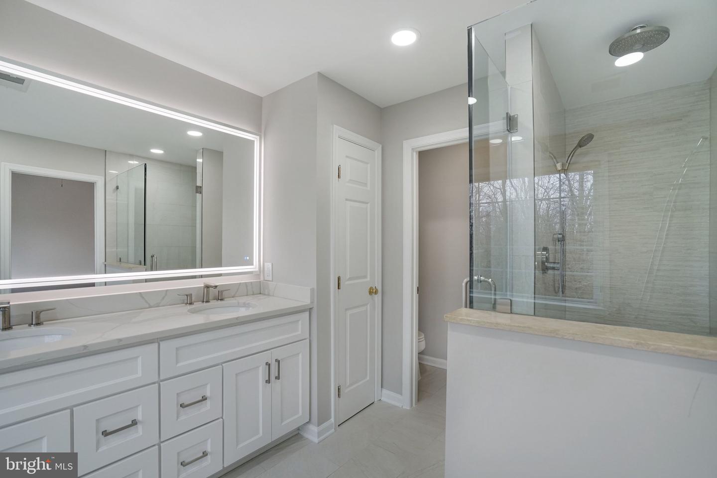 6142 MANCHESTER PARK CIR, ALEXANDRIA, Virginia 22310, 4 Bedrooms Bedrooms, ,3 BathroomsBathrooms,Residential,For sale,6142 MANCHESTER PARK CIR,VAFX2283698 MLS # VAFX2283698