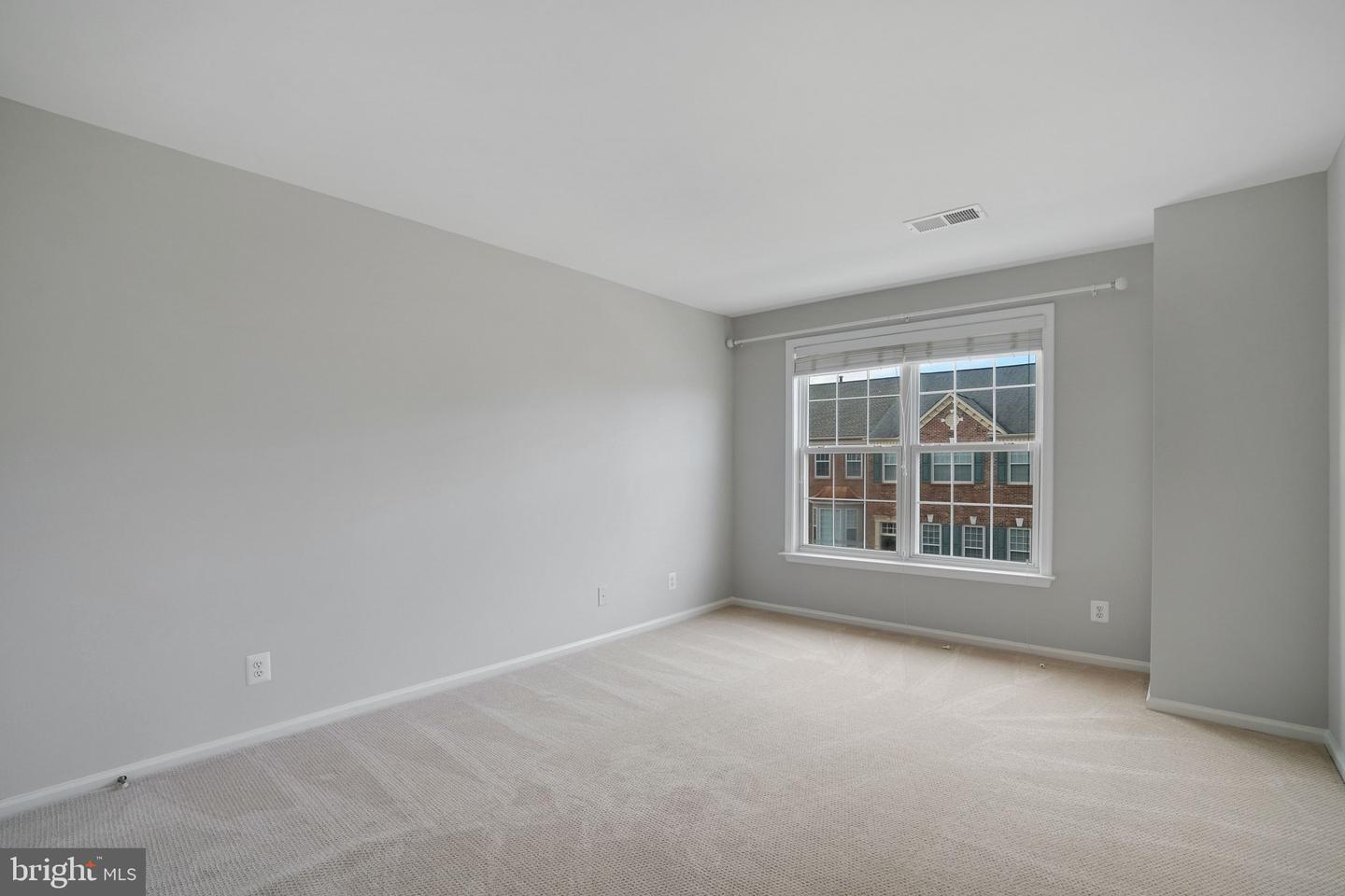 6142 MANCHESTER PARK CIR, ALEXANDRIA, Virginia 22310, 4 Bedrooms Bedrooms, ,3 BathroomsBathrooms,Residential,For sale,6142 MANCHESTER PARK CIR,VAFX2283698 MLS # VAFX2283698