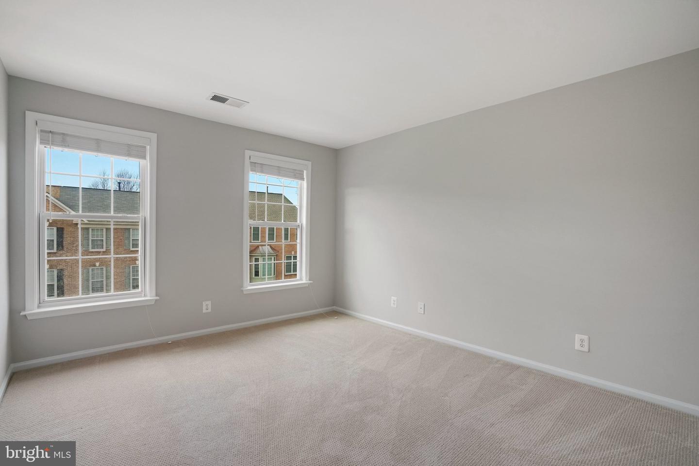 6142 MANCHESTER PARK CIR, ALEXANDRIA, Virginia 22310, 4 Bedrooms Bedrooms, ,3 BathroomsBathrooms,Residential,For sale,6142 MANCHESTER PARK CIR,VAFX2283698 MLS # VAFX2283698