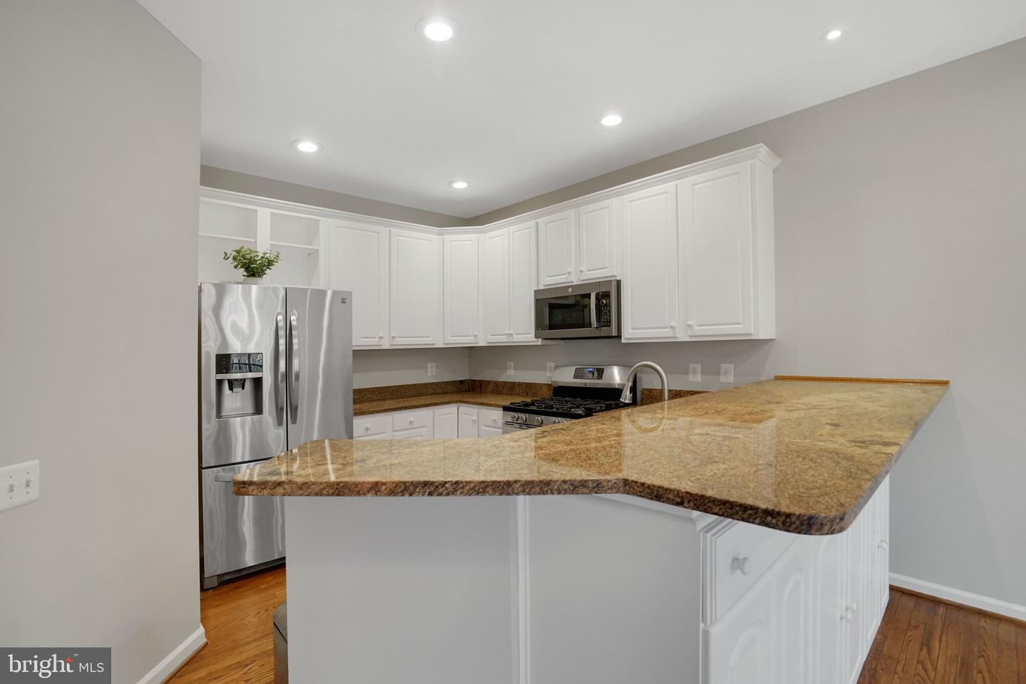 6142 MANCHESTER PARK CIR, ALEXANDRIA, Virginia 22310, 4 Bedrooms Bedrooms, ,3 BathroomsBathrooms,Residential,For sale,6142 MANCHESTER PARK CIR,VAFX2283698 MLS # VAFX2283698