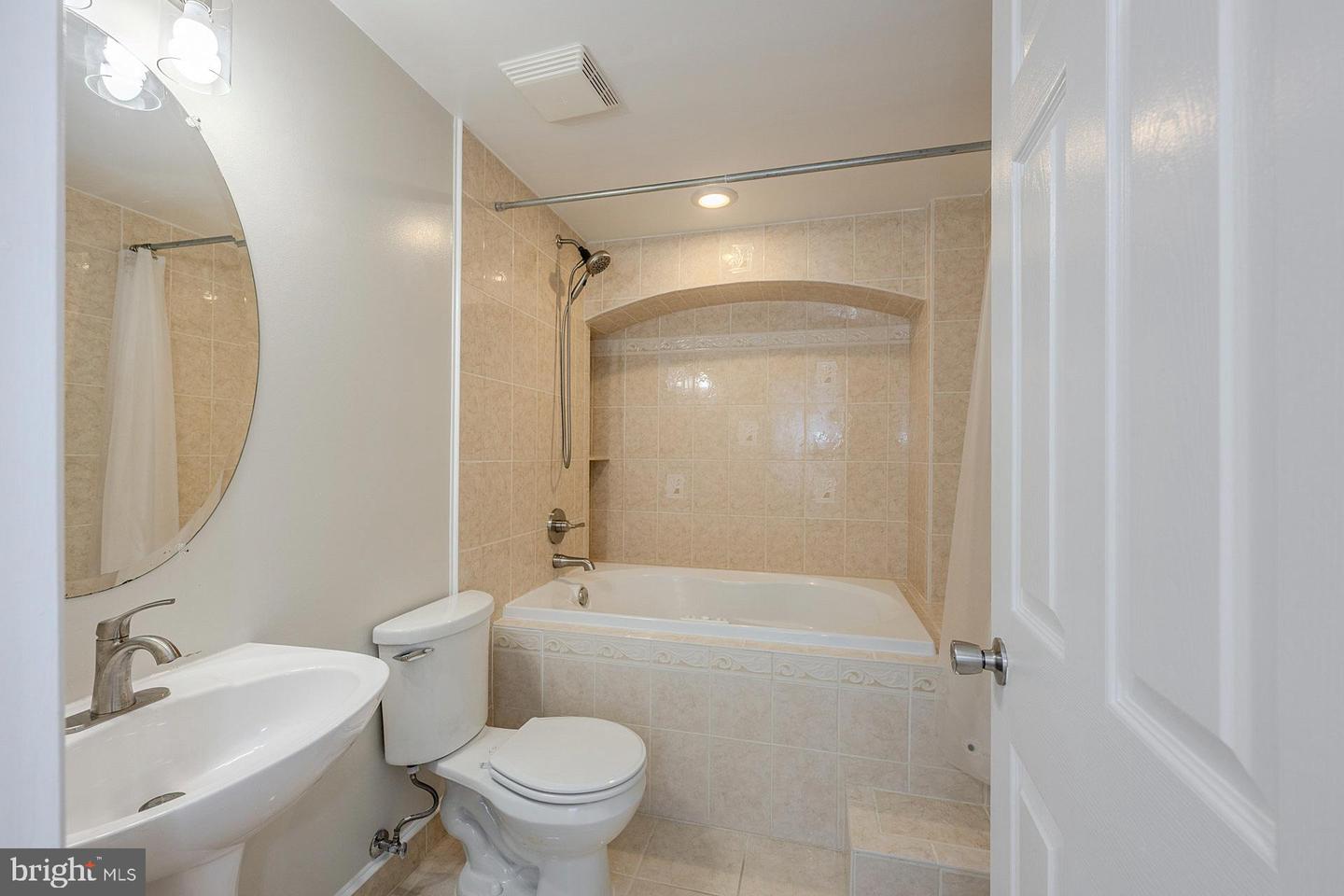 156 MEADOWVIEW LN, WARRENTON, Virginia 20186, 4 Bedrooms Bedrooms, ,3 BathroomsBathrooms,Residential,For sale,156 MEADOWVIEW LN,VAFQ2020020 MLS # VAFQ2020020 156 MEADOWVIEW LN, WARRENTON, Virginia 20186, 4 Bedrooms Bedrooms, ,3 BathroomsBathrooms,Residential,For sale,156 MEADOWVIEW LN,VAFQ2020020 MLS # VAFQ2020020