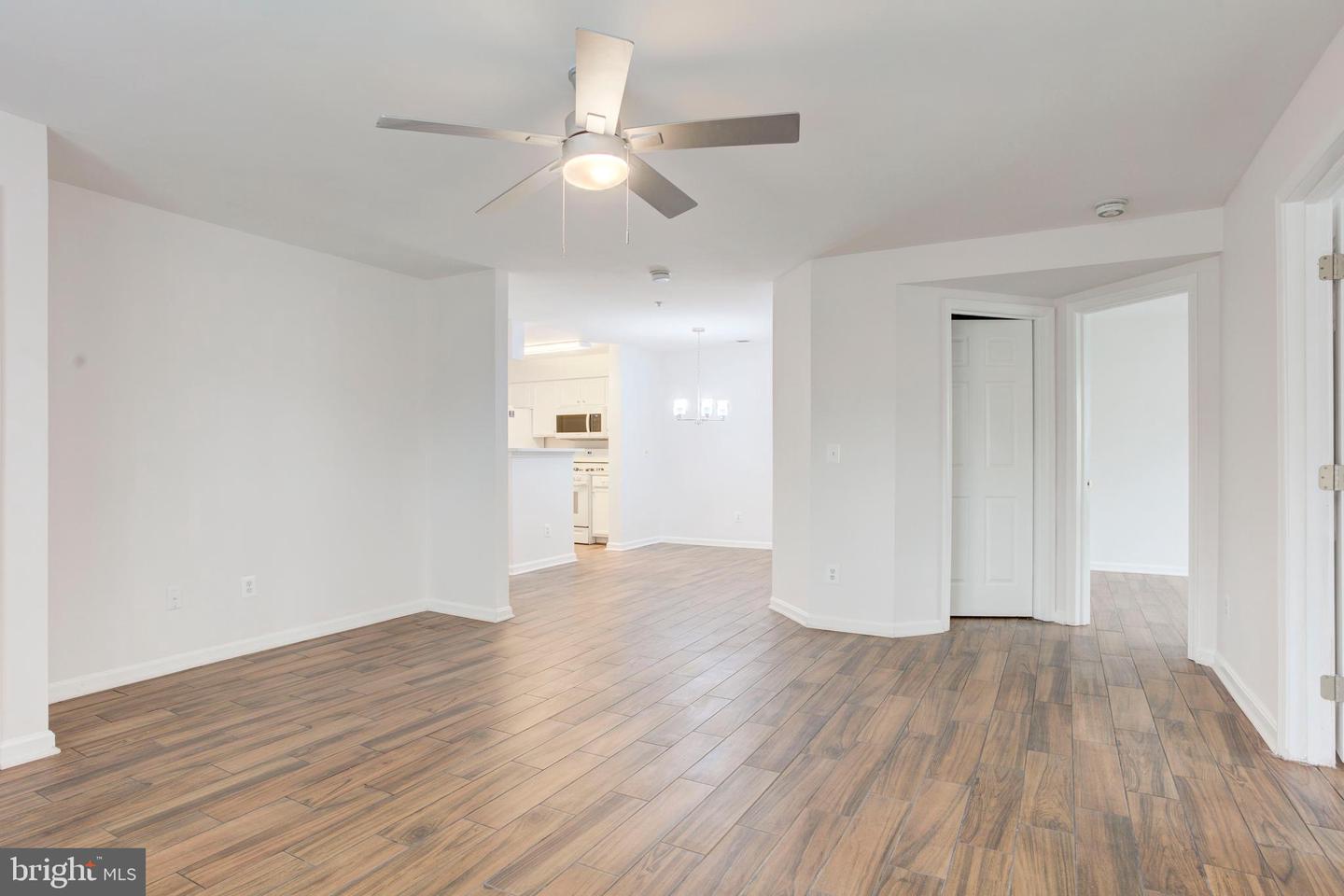 14174 CUDDY LOOP #204, WOODBRIDGE, Virginia 22193, 2 Bedrooms Bedrooms, ,2 BathroomsBathrooms,Residential,For sale,14174 CUDDY LOOP #204,VAPW2109924 MLS # VAPW2109924