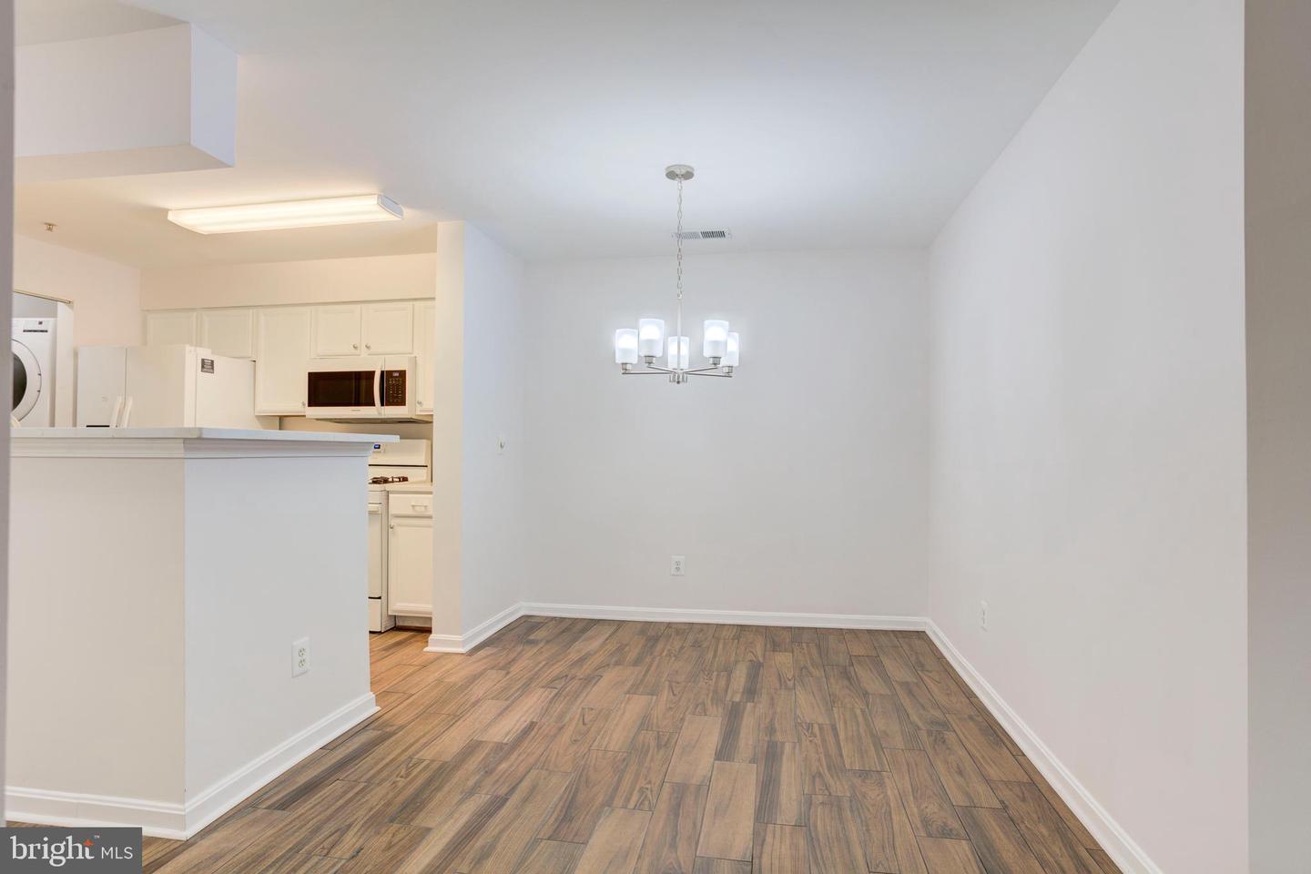 14174 CUDDY LOOP #204, WOODBRIDGE, Virginia 22193, 2 Bedrooms Bedrooms, ,2 BathroomsBathrooms,Residential,For sale,14174 CUDDY LOOP #204,VAPW2109924 MLS # VAPW2109924