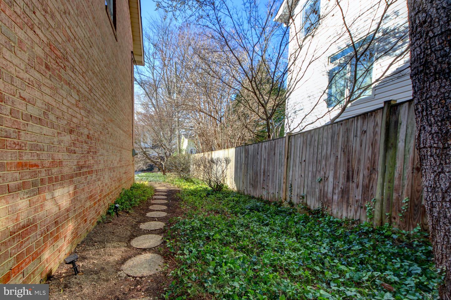 5814 MACARTHUR BLVD NW, WASHINGTON, District Of Columbia 20016, 3 Bedrooms Bedrooms, ,2 BathroomsBathrooms,Residential,For sale,5814 MACARTHUR BLVD NW,DCDC2239796 MLS # DCDC2239796