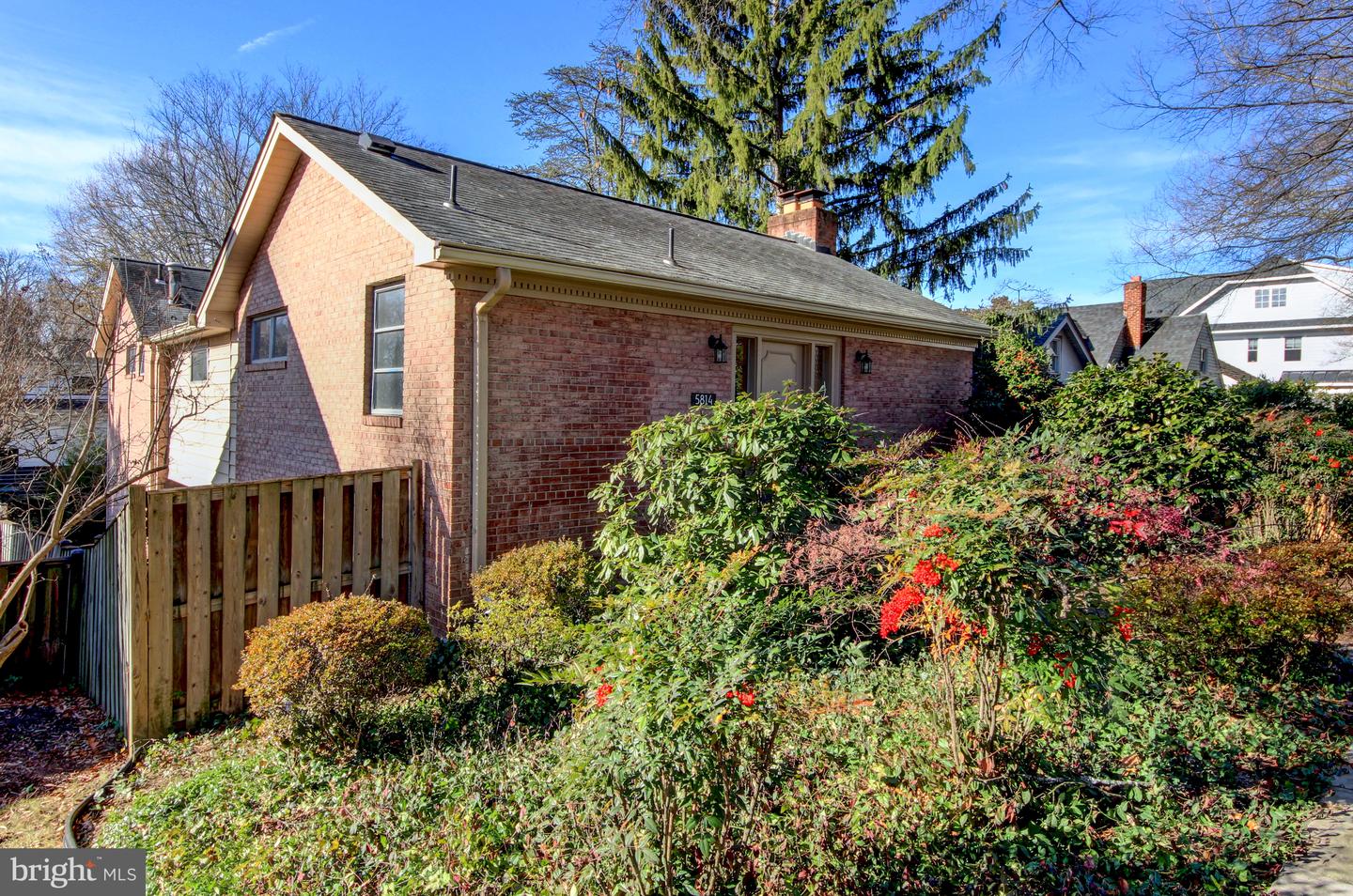 5814 MACARTHUR BLVD NW, WASHINGTON, District Of Columbia 20016, 3 Bedrooms Bedrooms, ,2 BathroomsBathrooms,Residential,For sale,5814 MACARTHUR BLVD NW,DCDC2239796 MLS # DCDC2239796